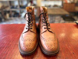 Tricker's m2508 【ｿｰﾙﾁｪﾝｼﾞ】 shoes repair 東京 - オールソール,靴 ...