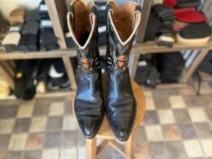 ウエスタンブーツ/ﾌﾞﾗﾝﾄﾞ不明【踵部分の裂け補修】 - オールソール,靴